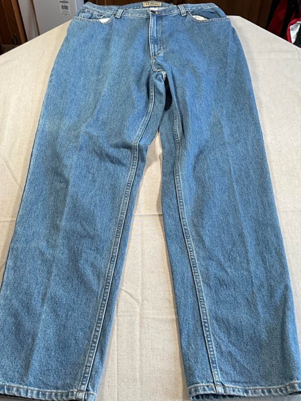 Womens L.L.Bean 100% Cotton Light Wash Relaxed Fit Jeans (16 Tall) - Picture 2 of 8